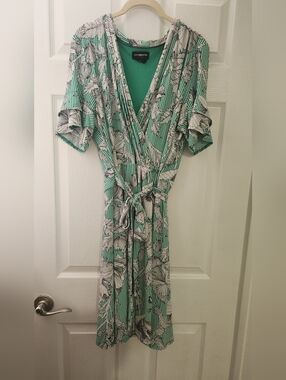 Liz Claiborne Green & White Floral Stripe Wrap Dress